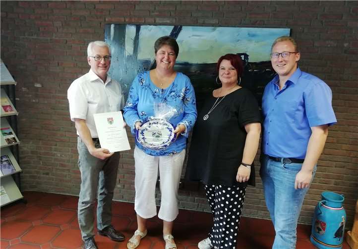 Bürgermeister Volker Mendel, Martina Niemann, Julia Baumeister (Leitung Kita Steimel), Büroleiter Philipp Rasbach.Foto: privat