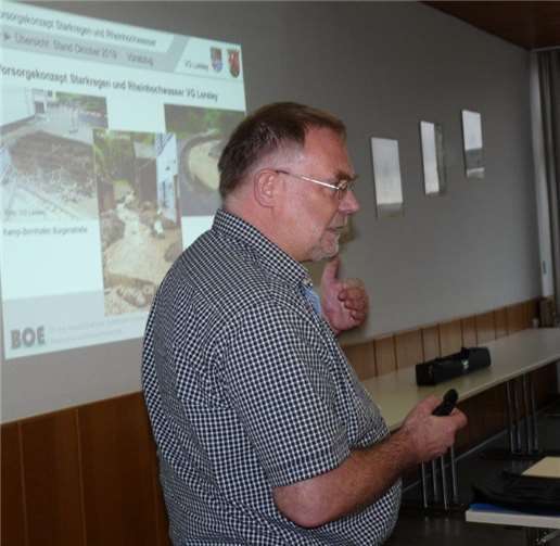 Bürgermeister Werner Groß referierte zum „Örtlichen Hochwasser- und Starkregenvorsorgekonzept“ für die Verbandsgemeinde Loreley.