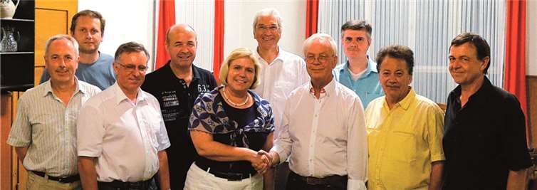 Bürgermeisterin Gabriele Hermann-Lersch gratulierte dem neuen Vorstand.Privat