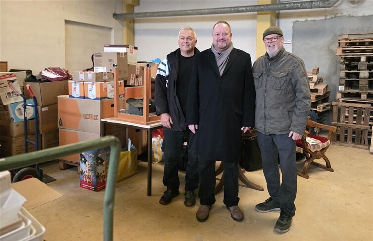 Bürgermeisterkandidat Volker Risse (Mitte) ist ein verlässlicher Unterstützer der Ukraine Hilfe.  Foto: privat