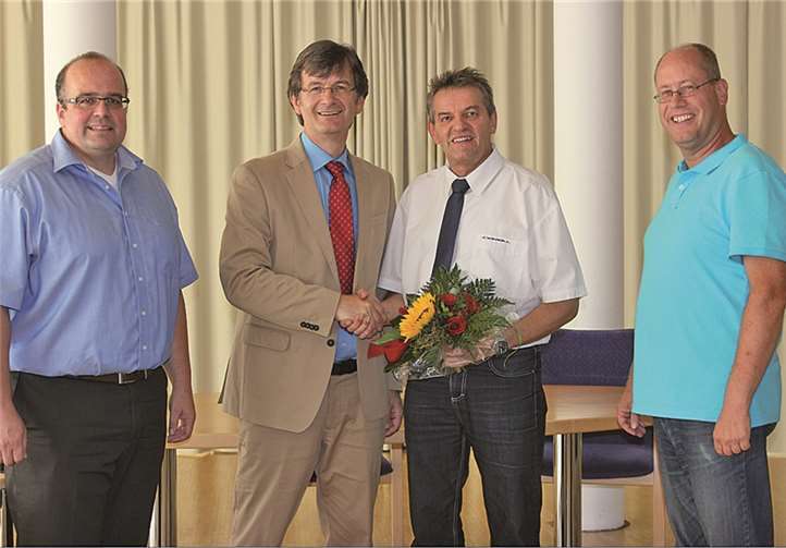 Büroleiter Stefan Heck, Bürgermeister Hans-Günter Fischer, Thomas Preiß, Personalratsvorsitzender Alexander Adams (v.l.).privat
