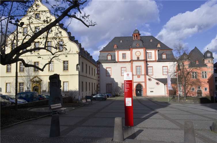 Bürresheimer Hof, v. l., Altes Kaufhaus und Schöffenhaus will die Görlitz Stiftung nachhaltig nutzen und erhalten.