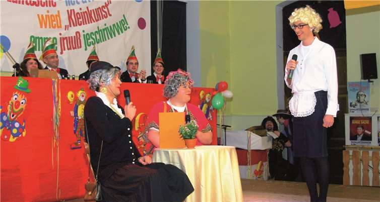 Bütten- und Rednerasse haben in Lantershofen Tradition, wie dieses Trio im vergangenen Jahr unter Beweis stellte. Foto: privat