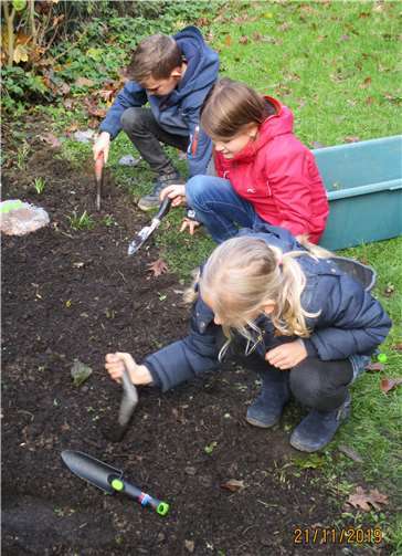 Bulbs4Kids fördert die Verbundenheit von Kindern mit der Natur. Foto: privat
