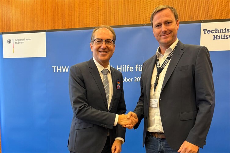 Bundesinnenminister Dobrindt (links) Stefan Pohl (rechts)