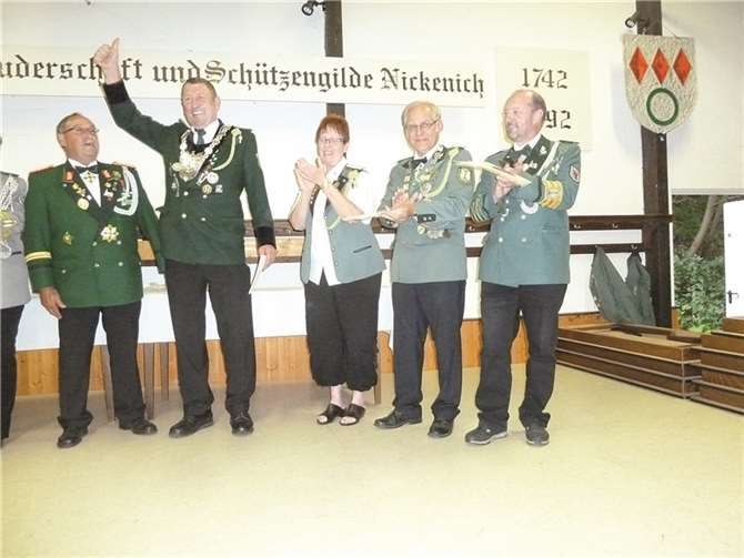 Bezirkskönig wieder in Schützenhand 