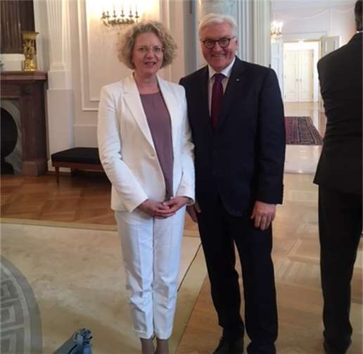 Bundespräsident Frank-Walter Steinmeier und Dr. Annette Ludwig im Schloss Bellevue. Foto: © Gutenberg-Museum