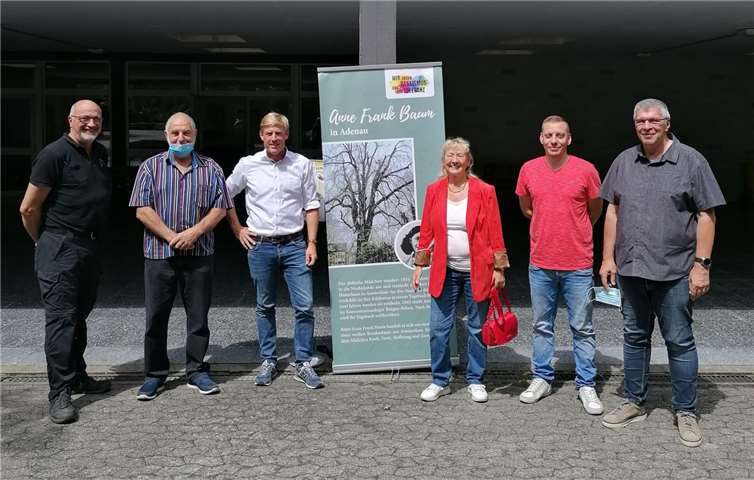 Bundestagskandidat Christoph Schmitt und die SPD Adenau besuchten die Anne Frank Wanderausstellung in Adenau. Fotos: privat