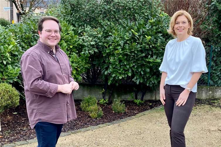 Bundeswaldministerin Julia Klöckner und CDU-Landtagskandidat Pascal Badziong freuen sich am 27. Februar auf die Sendung aus dem heimischen Wald, um für die Zukunft des Waldes zu sensibilisieren und konkrete Maßnahmen vorzustellen. Foto: CDU