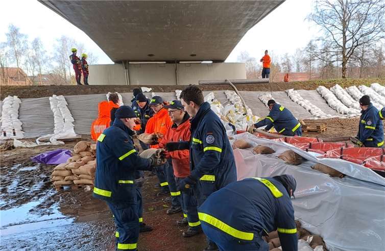Bundesweit waren inzwischen Einsatzkräfte aus mehr als 240 THW-Ortsverbänden im Hochwasser-Einsatz.  Foto: THW
