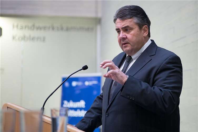 Bundeswirtschaftsminister Sigmar Gabriel stellte sich bei der Handwerkskammer Koblenz dem Dialog mit Vertretern und Betriebsinhabern der mittelständischen Wirtschaft.