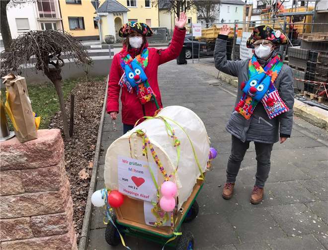 Bunt kostümiert ging es los. Fotos:privat