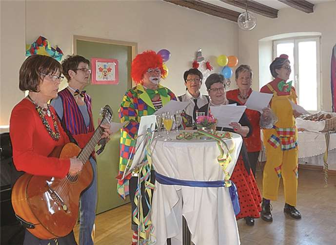 Bunt und heiter ging's beim diesjährigen närrischen Frühstück in Thür zu. privat