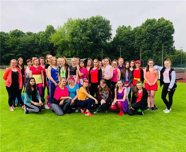 Bunte 80er/90er Jahre am Sportfest.privat