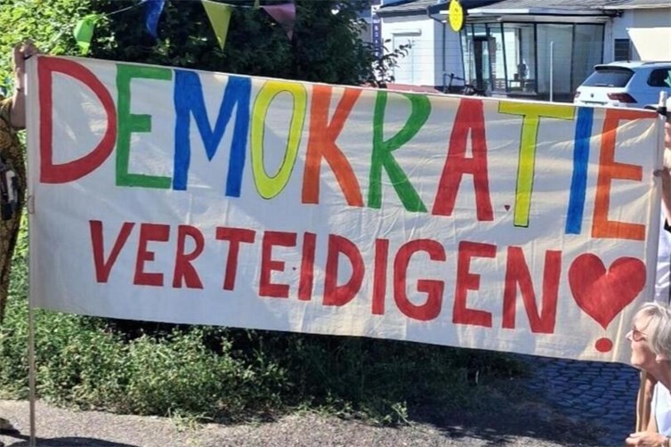 Bunter Einsatz für die Demokratie.