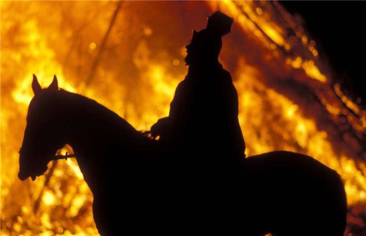 Bunter Nachmittag mit Geschichten und Martinsliedern. Dekanat Ahr-Eifel