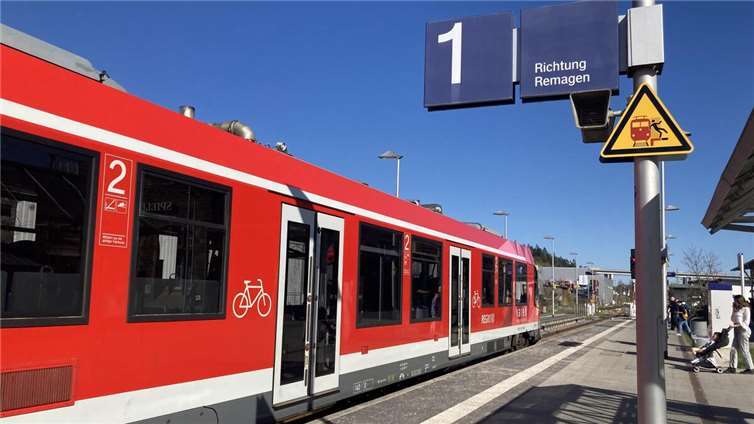 Busse ersetzen die Regionalzüge der Linien RB 30 und RB 39 zwischen Remagen und Walporzheim. Foto: CF