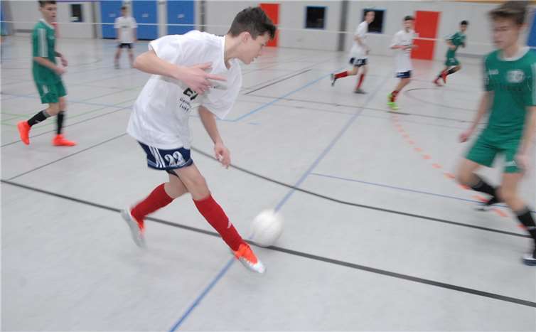 C-, B- und A-Junioren zeigten ihr fußballerisches Können in den Vorrundenund Finalspielen. Wirges, Andernach und Mülheim-Kärlich belegtendie ersten Plätze. Fotos: KER