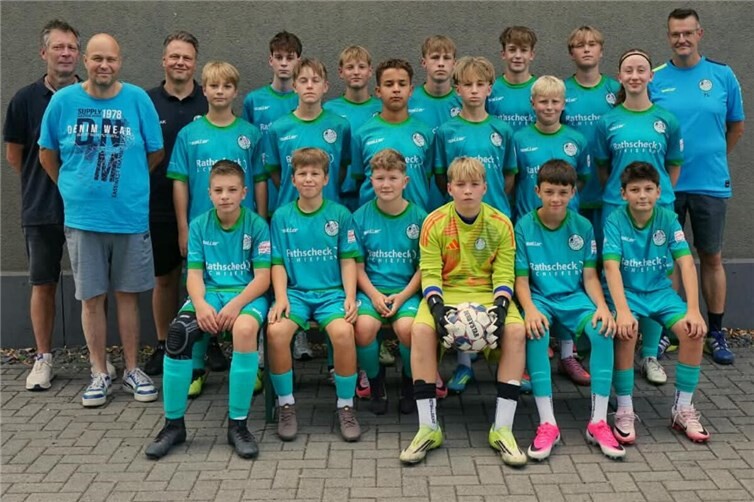 C1 JSG Vulkaneifel Mendig mit ihren Trainern und Betreuer