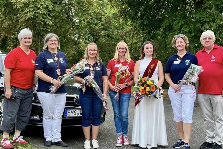 CCO- Vorsitzender Helmut Hohl und CCO- Geschäftsführerin Eva Bonn dankten dem Orga-Team mit Anja Ely, Kerstin Hömberger, Alexandra Buch und Bianca Zapp, sowie Rhein- Lahn- Nixe Kristina I. für ihr Kommen. 