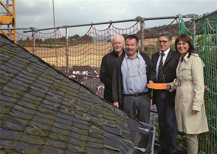 CDU-Bundestagsabgeordnete Mechthild Heil besichtigte die Bauarbeiten an der St. Georg Kirche.privat