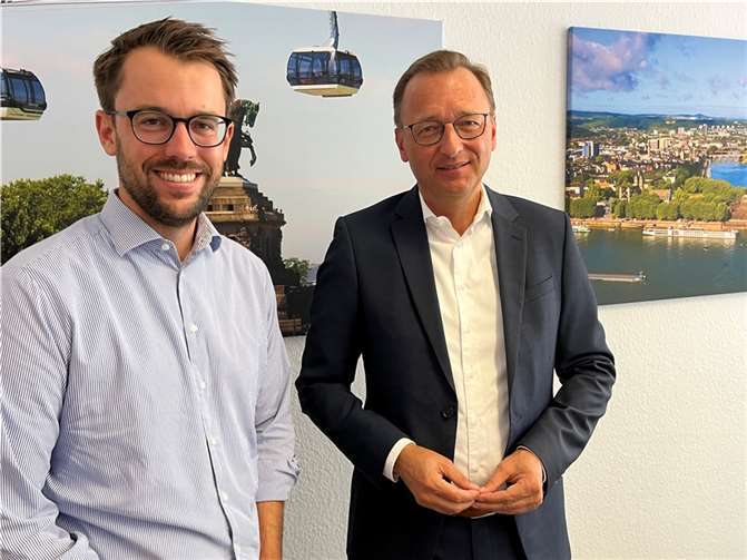 CDU-Bundestagsabgeordneter Josef Oster (re.) sprach mit dem Energieexperten Hubertus Hacke über Erwartungen an die kommunale Wärmeplanung in Koblenz.  Foto: Michaela Cetto