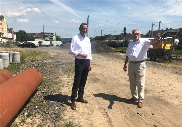 CDU-Bundestagsabgeordneter Josef Oster und Ortsverbandsvorsitzender Peter Balmes beim Ortstermin.Foto: privat