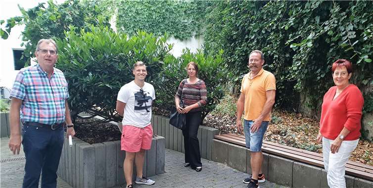 CDU-Fraktionsvorstand VG Altenahr im Sommer bei der Vorbesprechung des Seniorentaxi mit Georg Knieps, Michael Parschau, Ute Gabriel, Bernd Alisch und Ingrid Näkel-Surges.Quelle: CDU-Ratsfraktion Altenahr