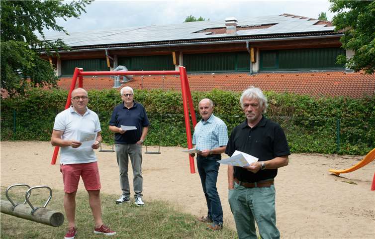 CDU-Grafschaft mit klarem Kurs in Sachen Photovoltaik: wie hier an der Turnhalle Ringen sind schon einige Dachflächen belegt.Foto: privat