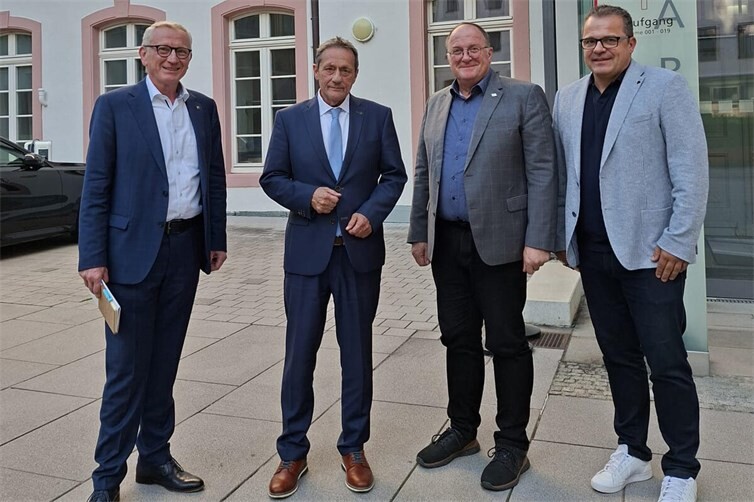 CDU-Landtagsabgeordneter Guido Orthen, Verkehrsminister Achim Schwickert, Bürgermeister Guido Nisius, PD-Leiter Ralf Durben (v.l.n.r.)  