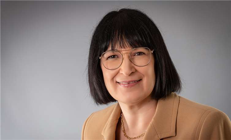 CDU-Landtagskandidatin Anette Moesta präsentiert ihre Homepage.Quelle: CDU-Kreisverband Mayen-Koblenz
