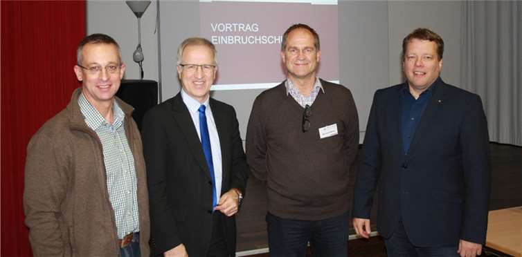 CDU OV Vorsitzender Andreas Bock, Wahlkreisabgeordneter Josef Dötsch MdL, „Freund und Helfer“ Manfred Berg, CDU GV Vallendar Jörg Hilden (v.l.n.r.).