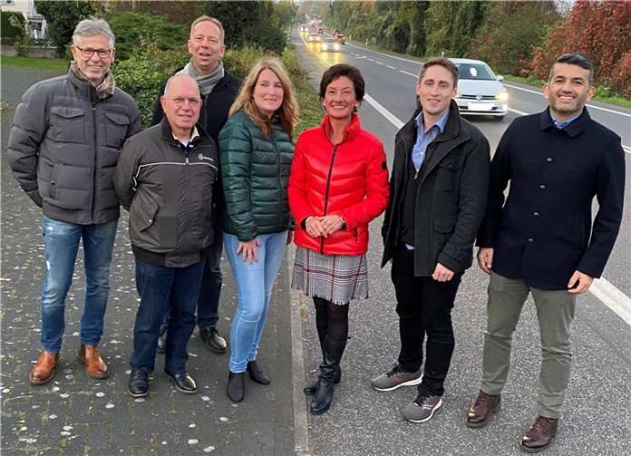 CDU-Ortstermin an der B 9 Richtung Oberwinter- geplante Verschwenkung. Quelle: CDU-Ortsbeiratsfraktion Oberwinter