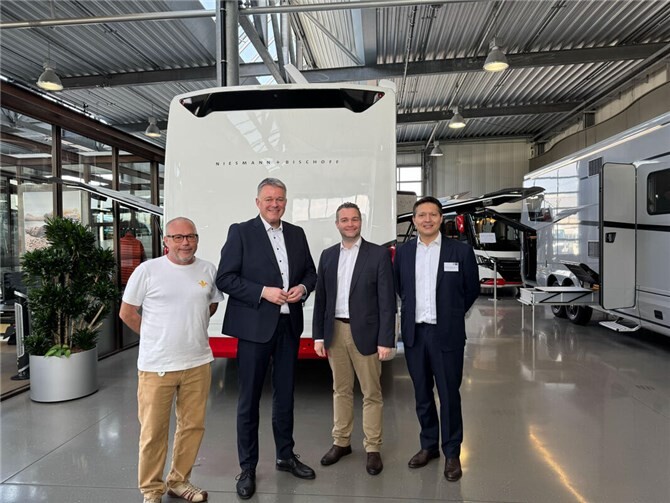 CDU-Spitzenkandidat besucht Niesmann+Bischoff in Polch.