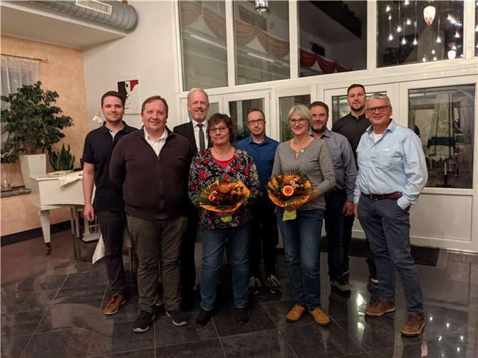 CDU-Vorstand „Eifeler Land“: Von li. nach re.: Toni Michels, Kail; Erwin Michels, Kail; Elmar Franzen, Landkern; Annemie Sesterhenn, Forst; Marco Knieper, Binningen; Anja Brust, Illerich; Frank Heucher, Landkern; Nils Michels, Kail; Gerd Weber, Kaisersesch.Foto: CDU