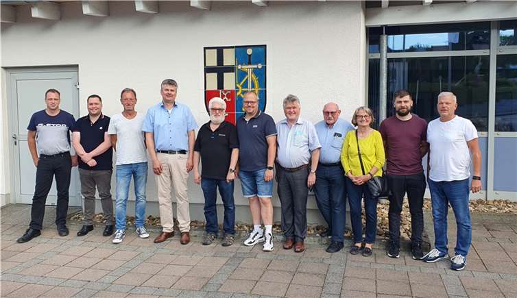CDU-Vorstand mit dem Vorsitzenden (ganz rechts) und dem Bürgermeisterkandidaten der VG Linz, Heiko Glätzner (4. Von links).  Foto: privat