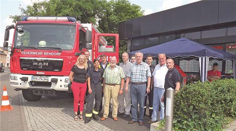 CDU-Vorstands- und Fraktionsmitglieder informierten sich in Sayn beim Informationstag des Löschzuges Sayn über die Arbeit der Feuerwehr. privat