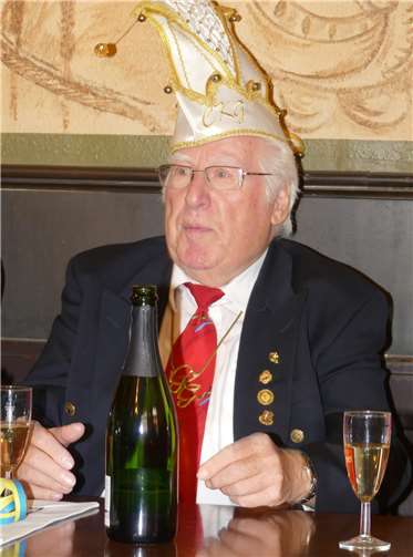 CKG-Ehrenpräsident Herwin Eckerskorn hielt einen Rückblick über 50 Jahre Vereinsgeschichte.