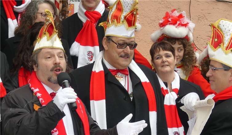 CKG-Protokoller Stephan Hilken formulierte in seinen amüsanten Versen die 11 närrischen Paragrafen.