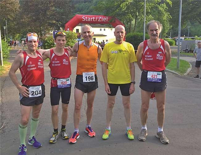 COC-Läufer beim Straßenlauf in Niederbreitbach erfolgreich: (v.l.) V.Penner, M. Stabel, H. Schümmer, W. Hendges, R. Hohl.privat