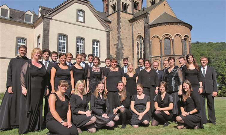 Caella Lacensis singt unter der Leitung Laacher Benediktiners Philipp Meyer.privat