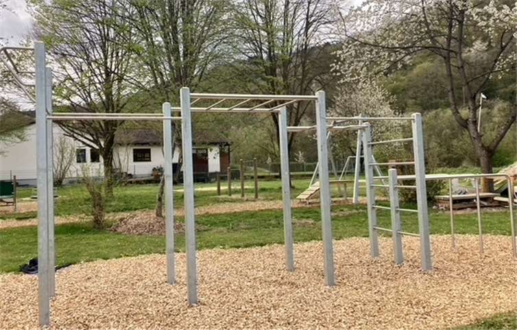 Calisthenicsgerüst am Mehrgenerationenspielplatz in Hönningen. Foto: privat