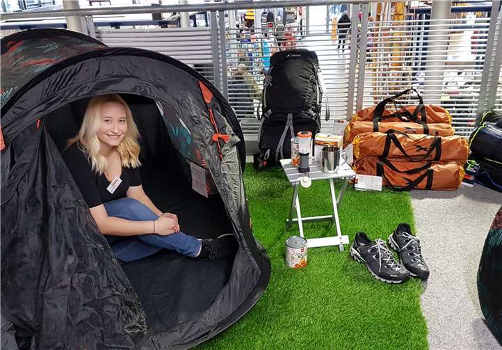 Campingzubehör für die Ausstattung des mobilen Wohnheims oder das Zeltdach war ebenso bei den Besuchern gefragt.