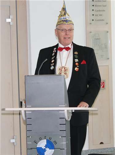 Candidat Werner Dieler hielt die Laudatio auf den zukünftigen Professor