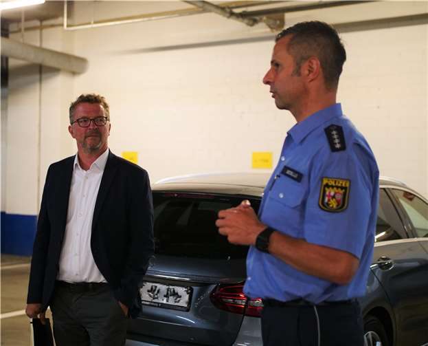 Carl-Bernhard von Heusinger und Polizeihauptkommissar Mario Sedello. Quelle: Polizeipräsidium Koblenz