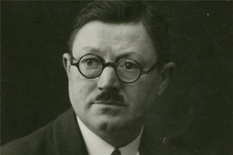 Carl Burger, der gebürtige Oberpfälzer wirkte vor allem im Rheinland. Zahlreiche Objekte seines Kunsthandwerks zeugen noch heute von seinem Schaffen in Mayen und Umgebung