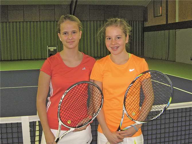 Carla Cazzonelli (li.) und Lena Rieder beim Training. privat