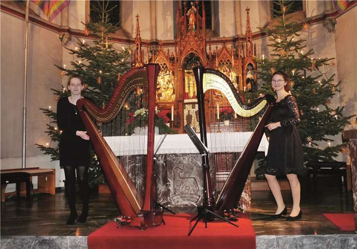 Carlotta Crone und Salome Wolf vom Landesmusikgymnasium Montabaur verzauberten das Publikum mit wunderbaren Harfenklängen.