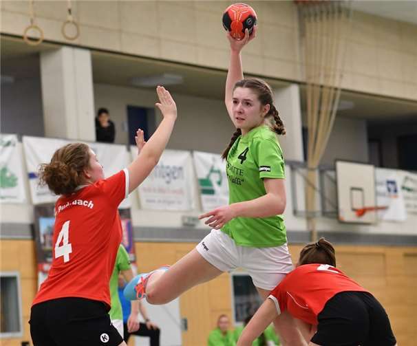 Caro Neumann beim Wurf. Anke Bous