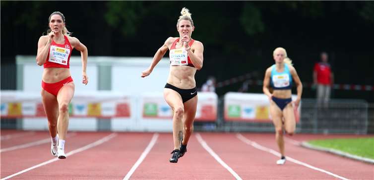 Carolin Schäfer (Bildmitte) ist beim Lotto-Deichmeeting ein gern gesehener Gast. Auch in diesem Jahr ist die Siebenkampf-Vizeweltmeisterin von 2017 in Neuwied wieder am Start.Foto: LG Rhein-Wied